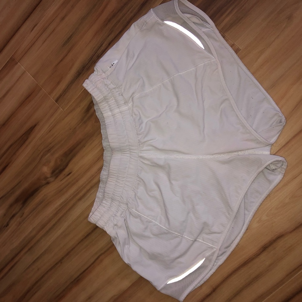 White Lululemon Hotty Hot Shorts 2.5”
